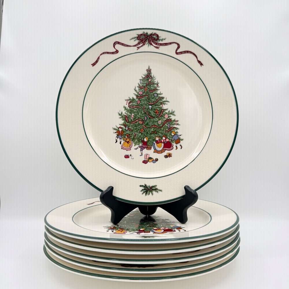 The Cellar O'Tannenbaum Ironstone Dinner Plates Set of 6 Christmas Japan 10.75"